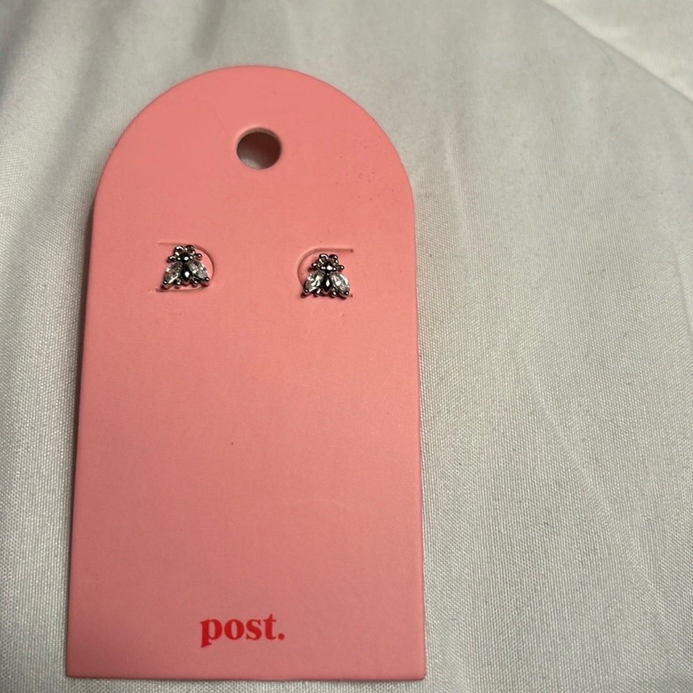 LADY FEATHERINGTON Hypoallergenic Surgical Steel bees